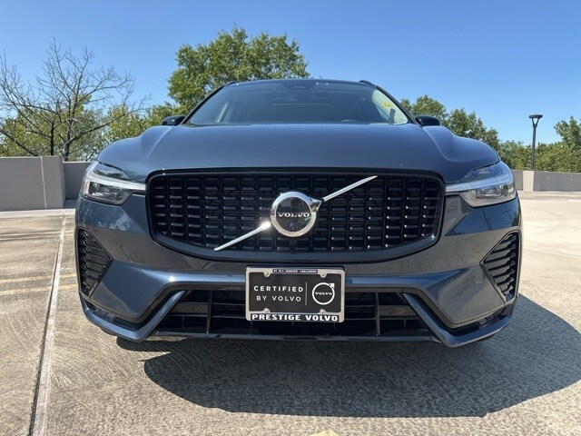 2024 Volvo XC60 B5 Ultimate photo 2