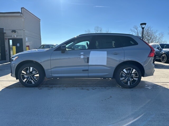 2026 Volvo XC60 B5 Core photo 4