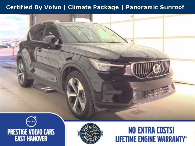 2025 Volvo XC40 Core
