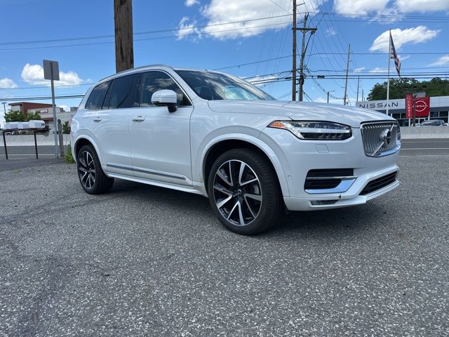 2024 Volvo XC90 B6 Plus 6-Seater Bright theme 4WD's photo