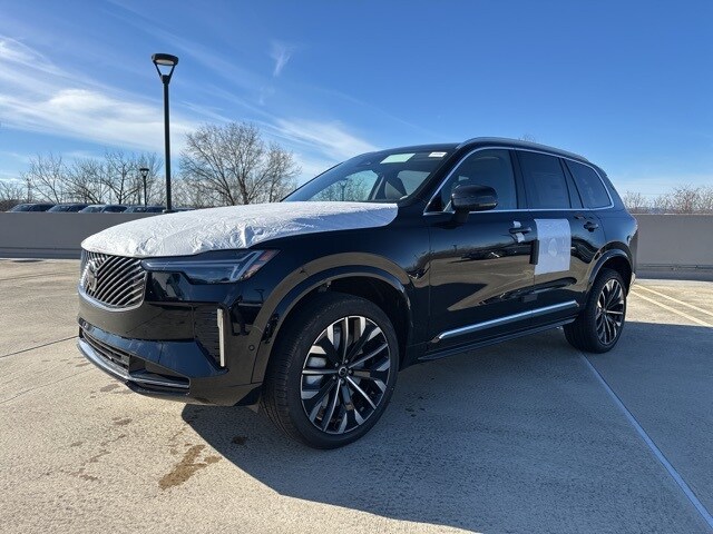 2026 Volvo XC90 Plus photo 2