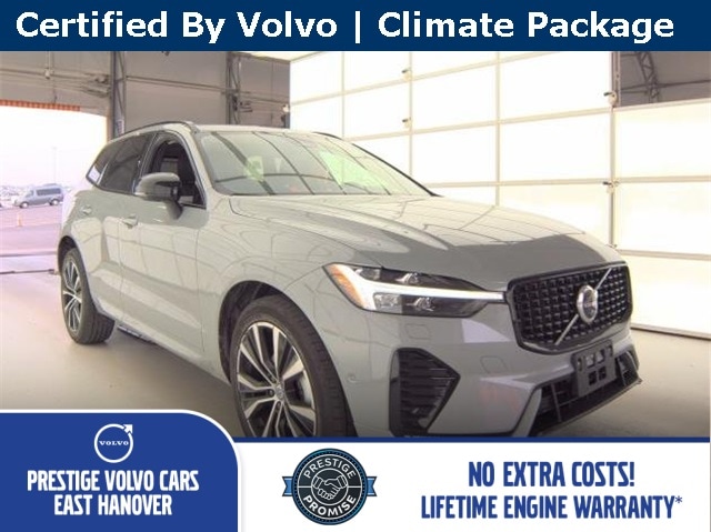 2025 Volvo XC60 Plus's photo