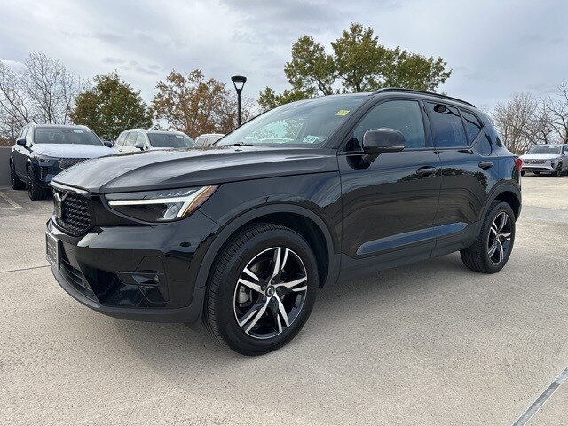 2023 Volvo XC40 AWD Plus photo 3