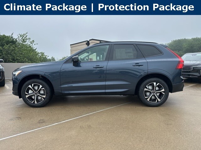 2026 Volvo XC60 B5 Core photo 3