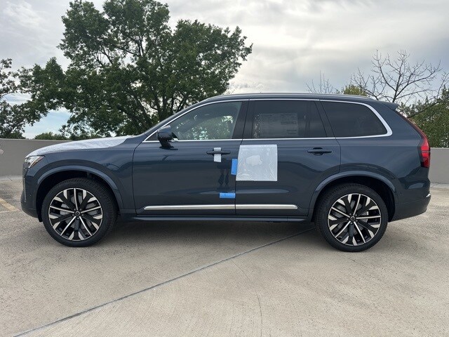 2026 Volvo XC90 Plus photo 2