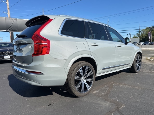 2024 Volvo XC90 T8 Plus photo 3