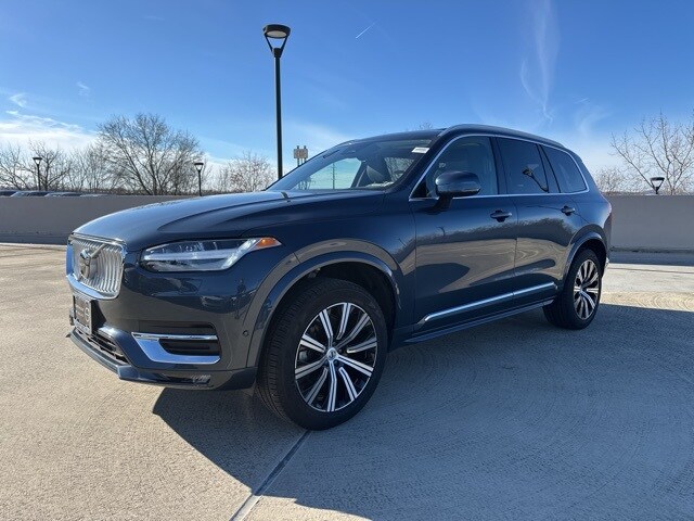 2025 Volvo XC90 Plus photo 3