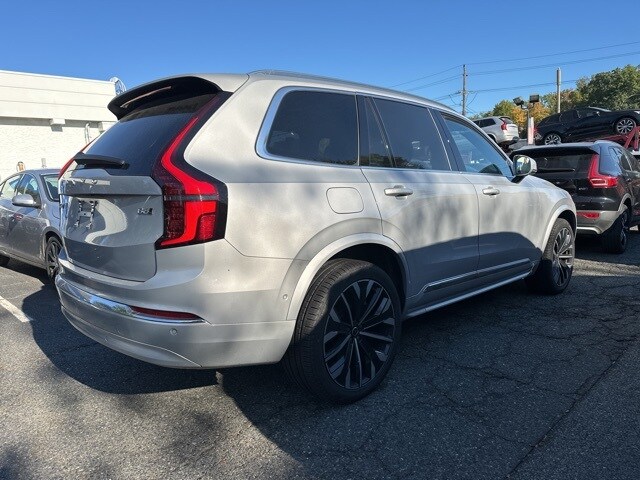 2025 Volvo XC90 Plus photo 2