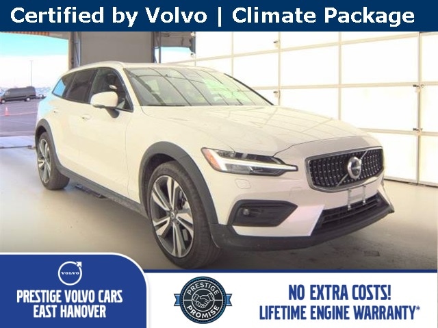 2025 Volvo V60 Cross Country