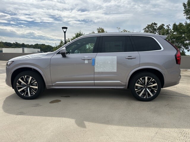 2026 Volvo XC90 B5 Core photo 4