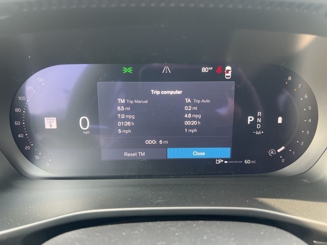 2026 Volvo XC40 Core photo 4