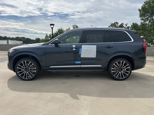 2026 Volvo XC90 B5 Plus photo 4