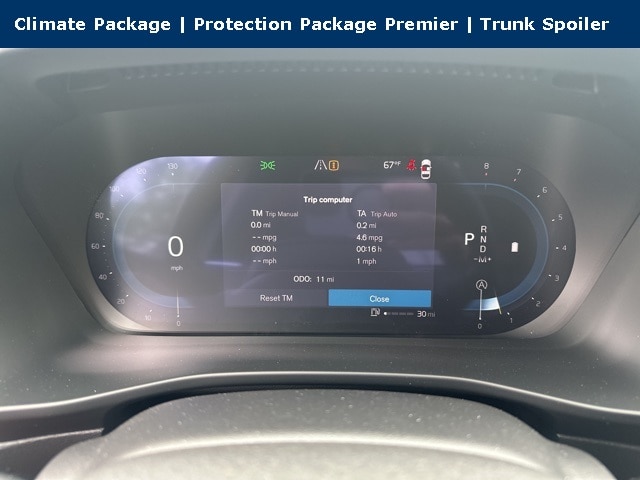 2025 Volvo XC40 photo 5