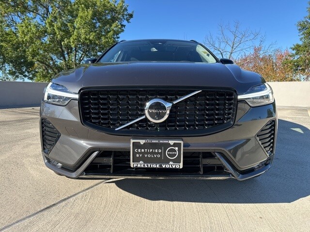 2025 Volvo XC60 B5 Plus photo 2
