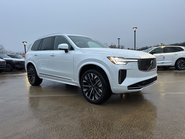 2026 Volvo XC90 Plus's photo