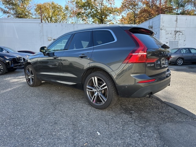 Used 2018 Volvo XC60 Momentum with VIN LYV102RK5JB122460 for sale in East Hanover, NJ