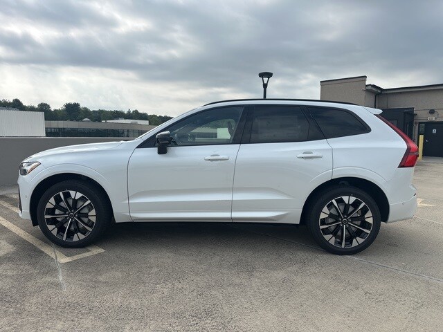 2026 Volvo XC60 B5 Plus photo 4