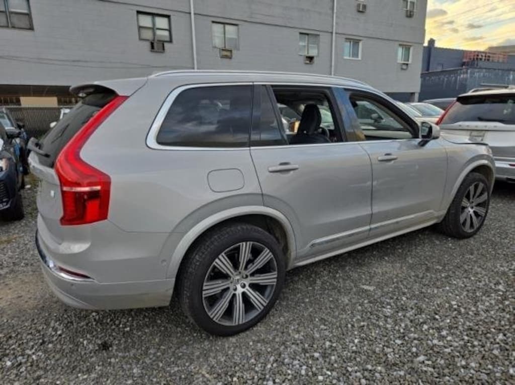 Certified 2024 Volvo XC90 plug-in hybrid T8 Ultimate Bright 7-Seater SUV