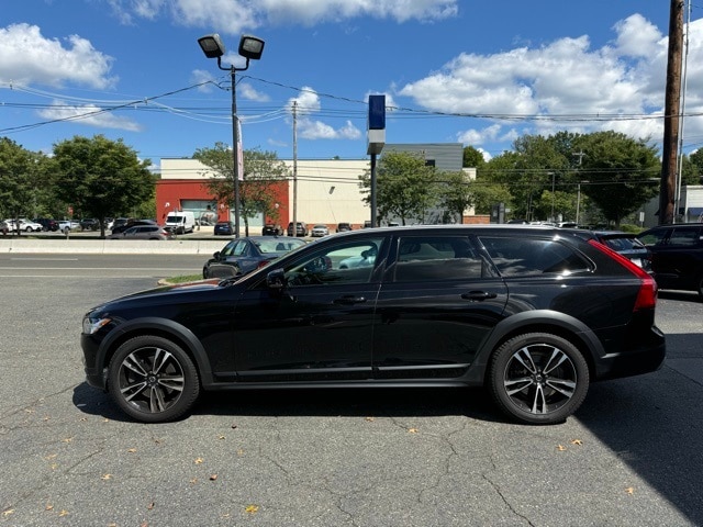 Used 2018 Volvo V90 Cross Country Base with VIN YV4102NKXJ1023546 for sale in East Hanover, NJ