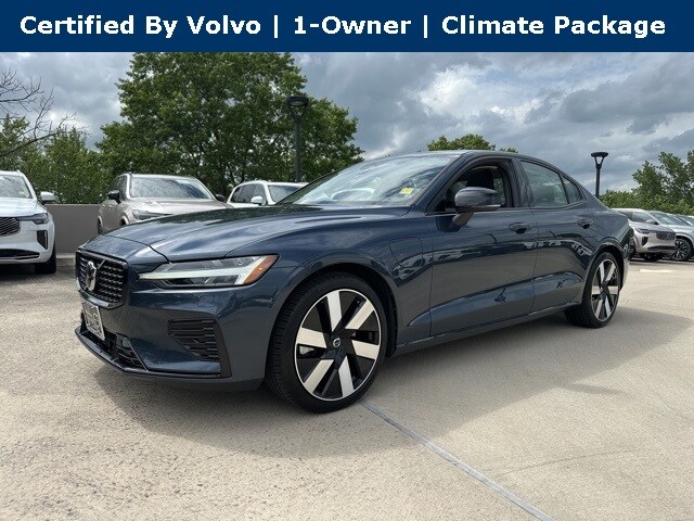 2024 Volvo S60 T8 Core photo 3