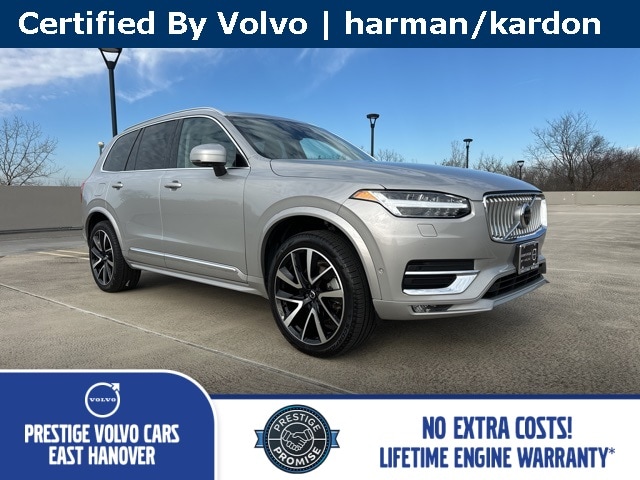 2023 Volvo XC90 Plus's photo