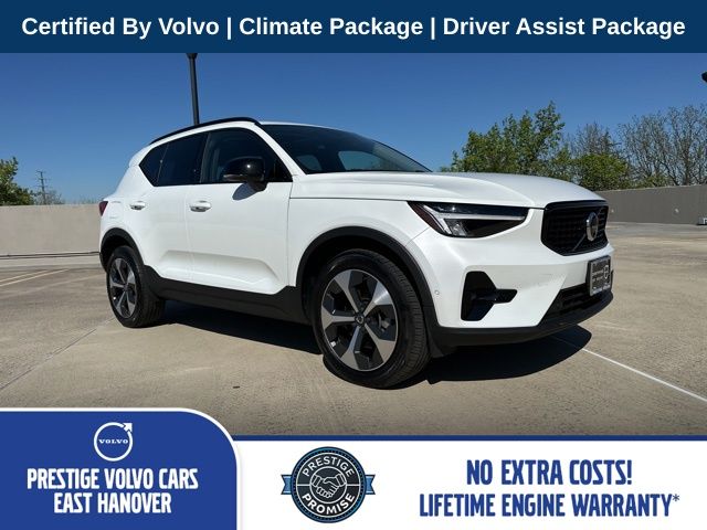 2023 Volvo XC40 B5 Plus Dark AWD's photo