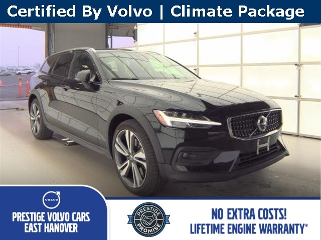 2025 Volvo V60 Cross Country Plus