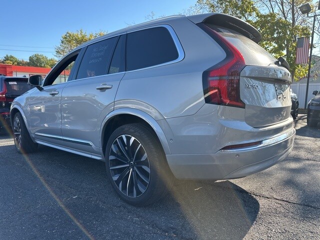 2025 Volvo XC90 Plus photo 2
