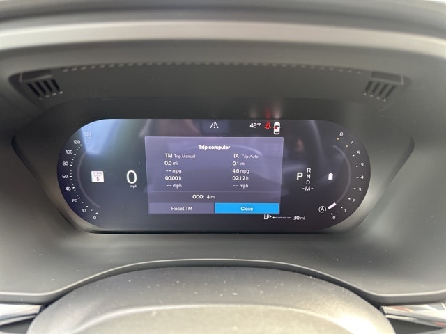 2026 Volvo XC60 B5 Black Edition photo 2