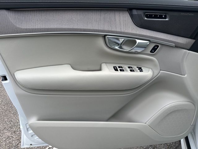 2026 Volvo XC90 Ultra - Photo 15
