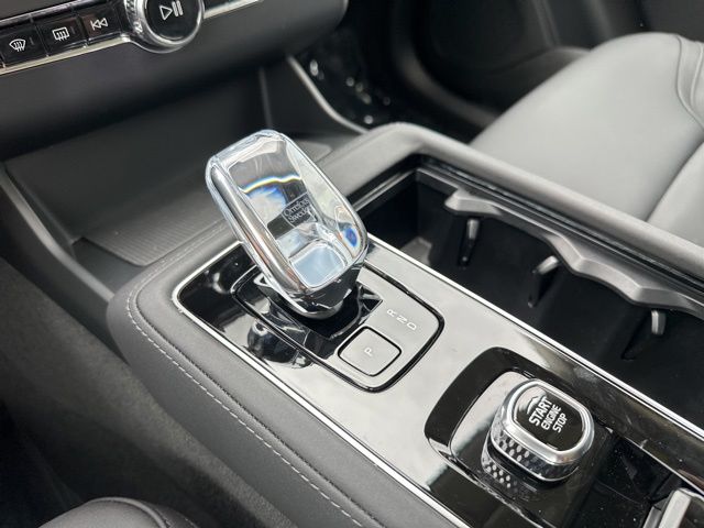 2026 Volvo XC90 Plus - Photo 16