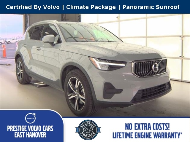 2025 Volvo XC40 Core's photo