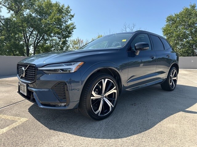 2024 Volvo XC60 B5 Ultimate photo 3