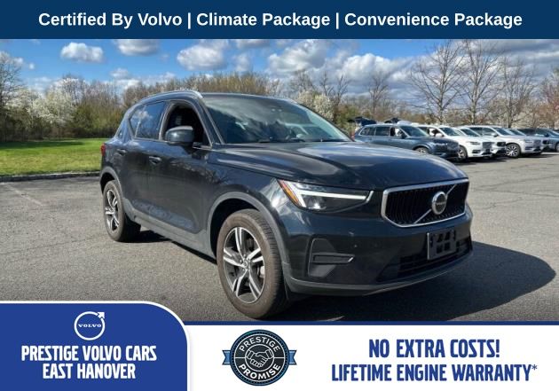 2023 Volvo XC40 Core