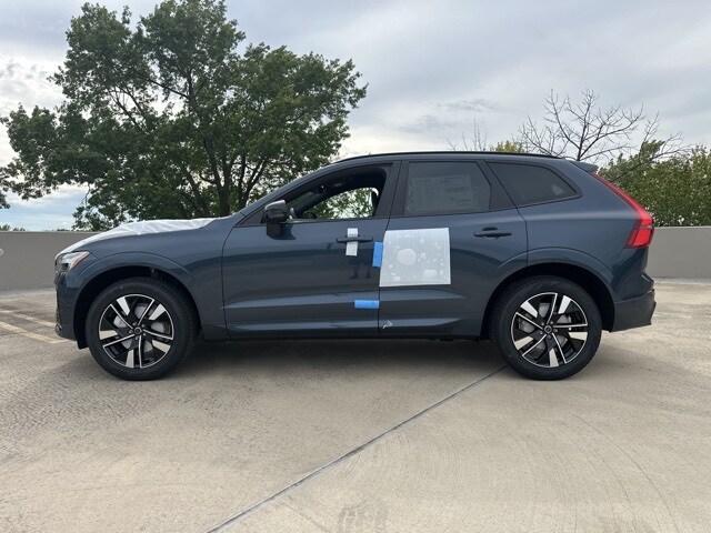 2026 Volvo XC60 B5 Plus photo 4