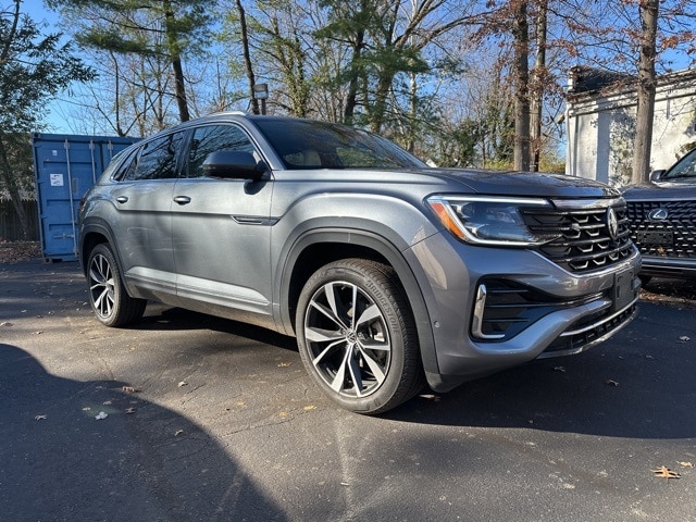 2024 Volkswagen Atlas Cross Sport SEL Premium R-LINE's photo