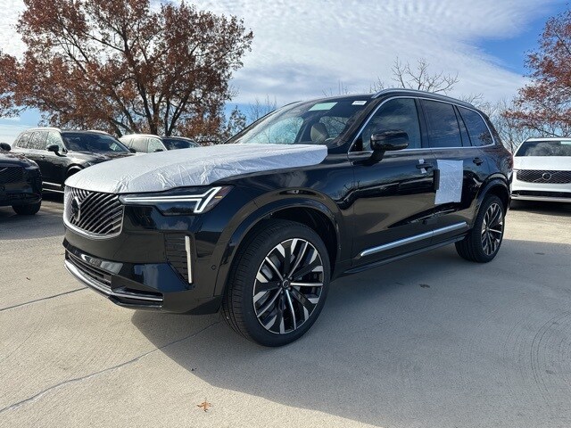 2026 Volvo XC90 B5 Plus photo 3