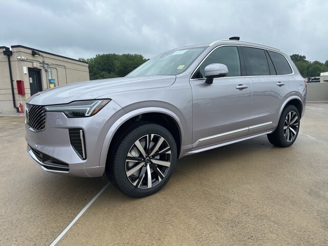 2026 Volvo XC90 B5 Core photo 3