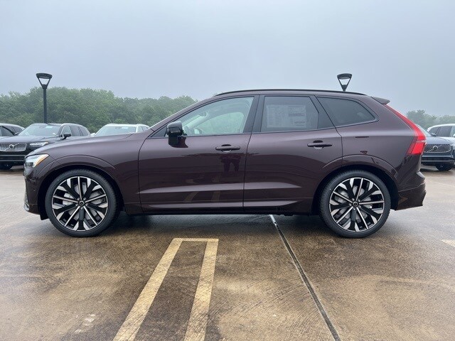2026 Volvo XC60 B5 photo 2