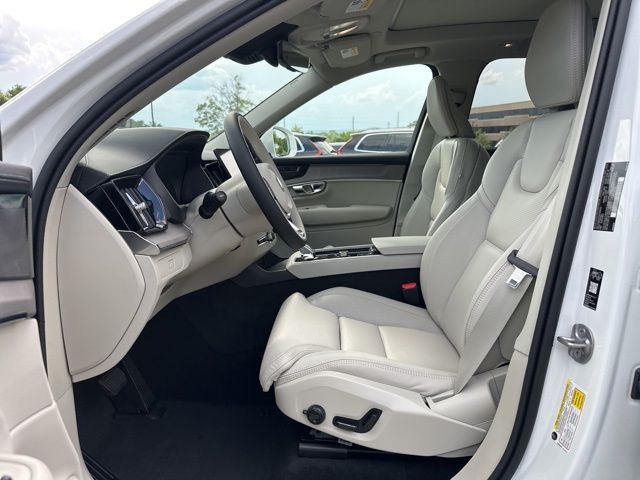2026 Volvo XC90 Ultra - Photo 16