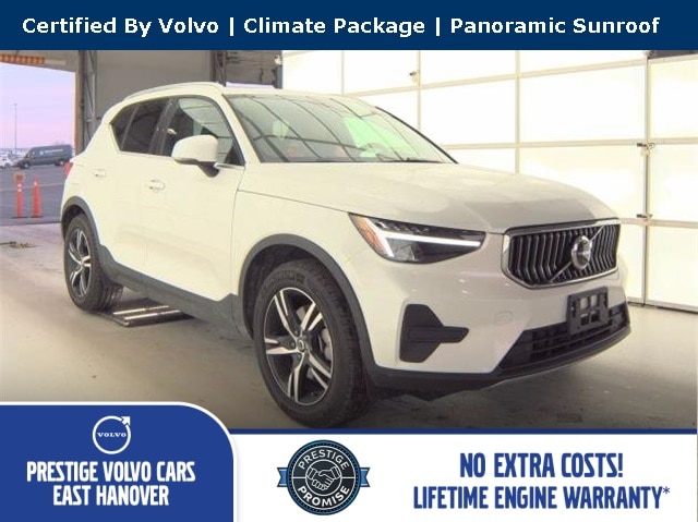 2025 Volvo XC40 Core's photo