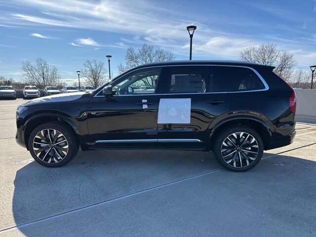 2026 Volvo XC90 Plus photo 3