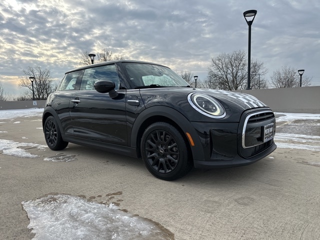 2023 MINI Hardtop 2 Door Base's photo