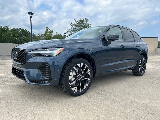 2026 Volvo XC60 B5 Plus photo 3
