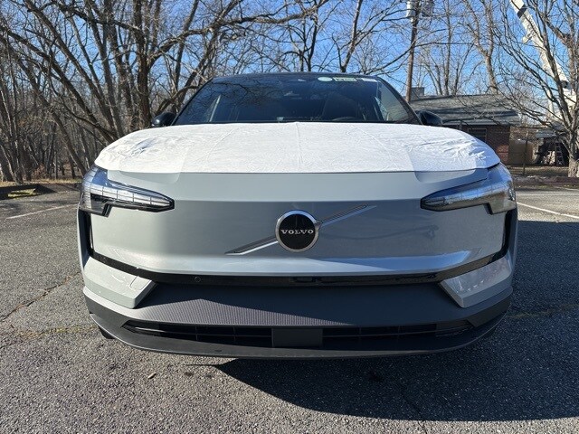 2026 Volvo EX30 Plus photo 2