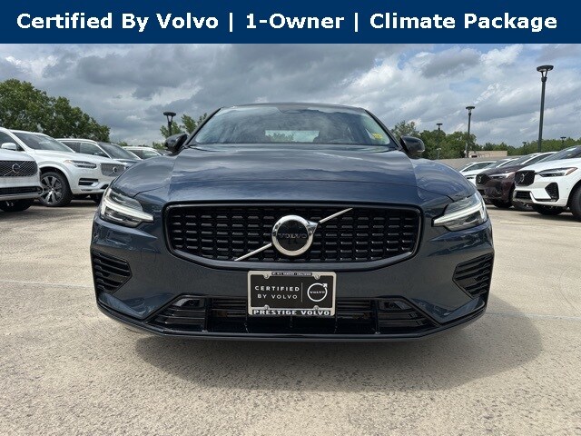 2024 Volvo S60 T8 Core photo 2