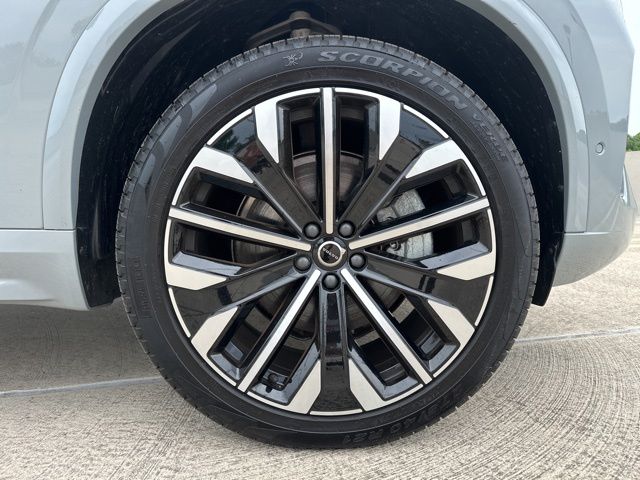 2026 Volvo XC90 Plus - Photo 10