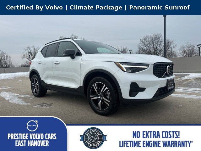 2024 Volvo XC40 B5 Core SUV