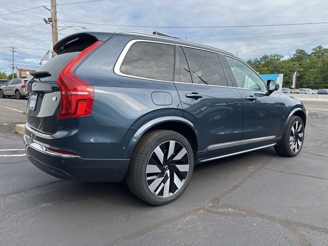 2024 Volvo XC90 T8 Plus photo 3