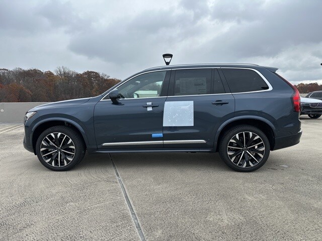 2026 Volvo XC90 B5 Plus photo 3